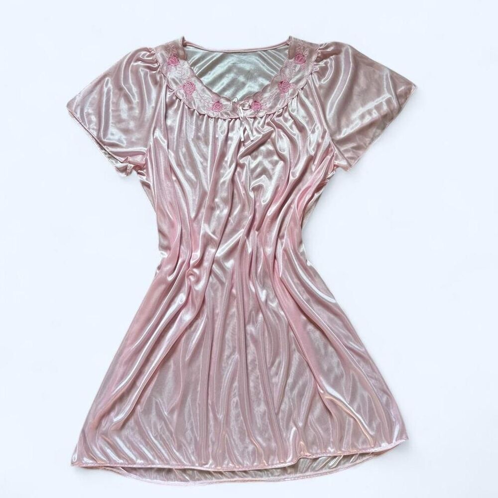 Women's Pink Vintage Style Nightgown